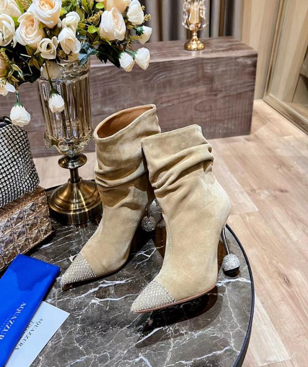 Aquazzura Short Boots Sexy Pointed Toe Stiletto High Heels Wrikled Leather Luxury Designer Shoes Women Crystal Design Rhinestones 1030575, Red
Aquazzura Short Boots Sexy Pointed Toe Stiletto High Heels Wrikled Leather Luxury Designer Shoes Women Crystal Design Rhinestones 1030575, Red