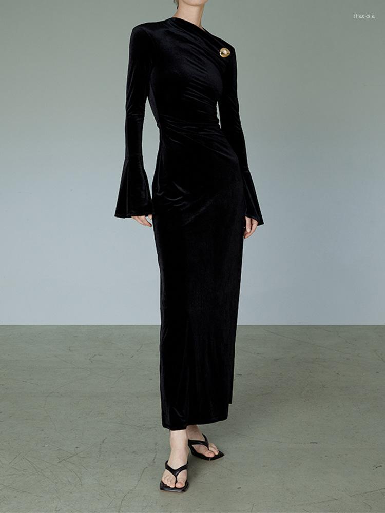 Party Dresses Women Black Velvet Evening Autumn Winter Flared Long Sleeve Gold Buttons Cocktail Gown Elegent Simple Dress
Party Dresses Women Black Velvet Evening Autumn Winter Flared Long Sleeve Gold Buttons Cocktail Gown Elegent Simple Dress