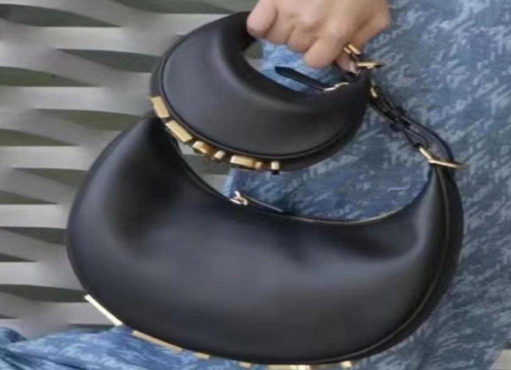 2022 Spring Summer New Ins Women039s Chain Letter Wrist Bag Clutch Ladies Fashion Shoulder Diagonal Bag Half Moon Handbag7353649, Black
2022 Spring Summer New Ins Women039s Chain Letter Wrist Bag Clutch Ladies Fashion Shoulder Diagonal Bag Half Moon Handbag7353649, Black