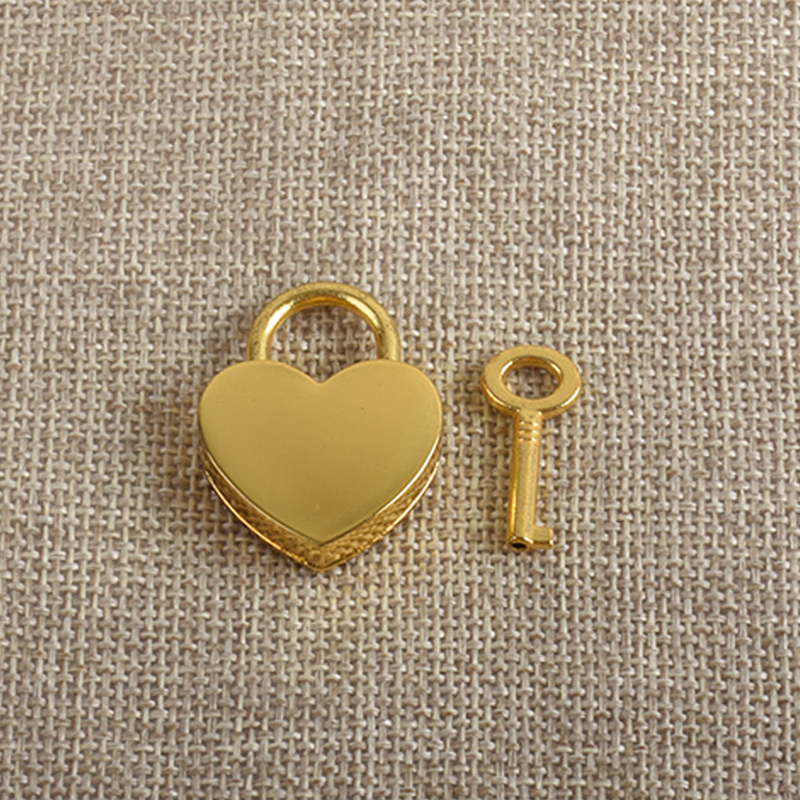 Heart Shape Key Padlocks 25*32*6.5mm Vintage Metal Mini Door Locks Small Bag Suitcase Luggage Box Diary Book Key Lock With Key