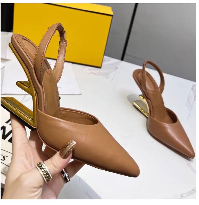 Designer High Heels Paris Metal heterosexual Sandals Women Dress Shoes Sexy Pointed Toe Slippers Fashion Leather Pumps Party Wedding Sandal with Box
Designer High Heels Paris Metal heterosexual Sandals Women Dress Shoes Sexy Pointed Toe Slippers Fashion Leather Pumps Party Wedding Sandal with Box