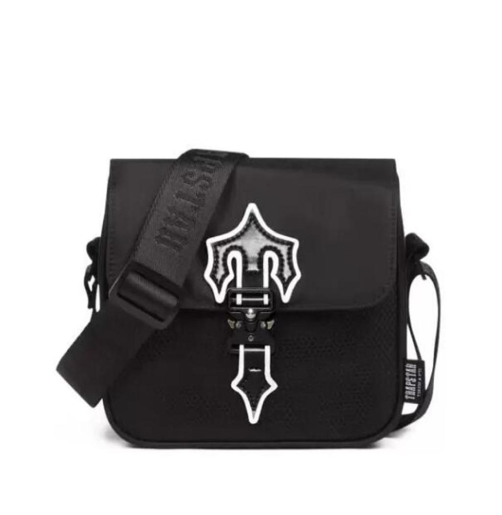 Trapstar Luxury Designer Bag IRONGATE T Crossbody Bag UK London Fashion Handbag Waterproof Bags1247328, Black
Trapstar Luxury Designer Bag IRONGATE T Crossbody Bag UK London Fashion Handbag Waterproof Bags1247328, Black