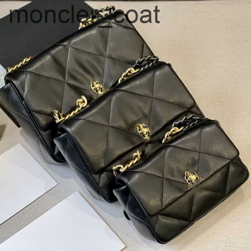 Shoulder Bags Channel 19 Handbag Flap Bag Lambskin Gold-Tone Silver-Tone Ruthenium-Finish Metal Thick Chain Gabrielle Classic Quilted bag 3 Sizes, White
Shoulder Bags Channel 19 Handbag Flap Bag Lambskin Gold-Tone Silver-Tone Ruthenium-Finish Metal Thick Chain Gabrielle Classic Quilted bag 3 Sizes, White