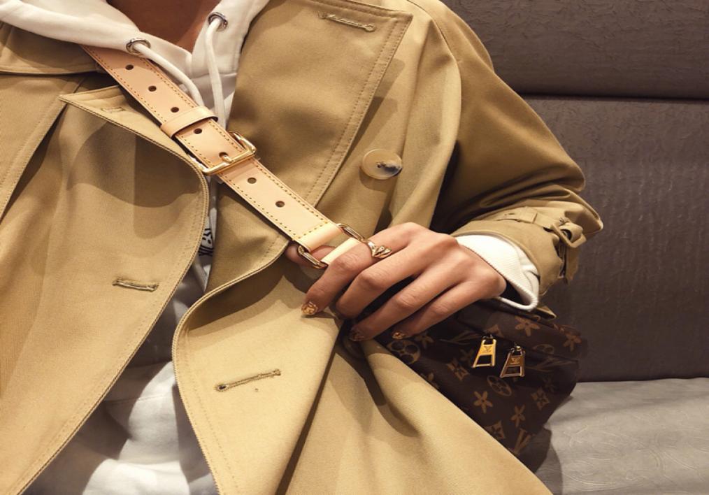 High quality Designers Luxury Waist Bags Cross Body Newest Handbag Famous Bumbag Fashion Shoulder Bag Bum Fanny Pack4004649825, Sky blue
High quality Designers Luxury Waist Bags Cross Body Newest Handbag Famous Bumbag Fashion Shoulder Bag Bum Fanny Pack4004649825, Sky blue