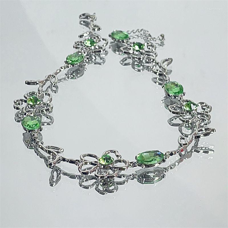 Chains Vintage Fashion Personality Green Color Gem Flower Necklace Unisex Hip Hop Punk Pendant Banquet Jewelry Accessories Gift
Chains Vintage Fashion Personality Green Color Gem Flower Necklace Unisex Hip Hop Punk Pendant Banquet Jewelry Accessories Gift
