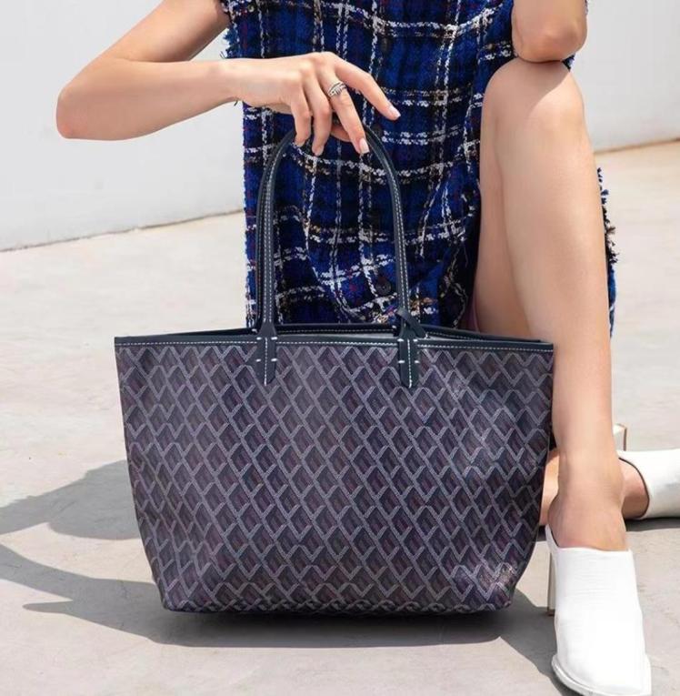 Luxury Designer Shoulder Shopping Bags Mens Print Tote Wallets Womens Genuine Leather GOYA Travelling Bag Large Capacity Handbag W8503385, Dark grey
Luxury Designer Shoulder Shopping Bags Mens Print Tote Wallets Womens Genuine Leather GOYA Travelling Bag Large Capacity Handbag W8503385, Dark grey