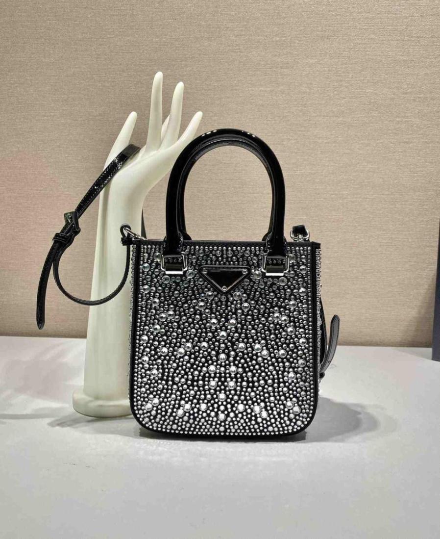 Autumn and Winter 2022 New Women039s One Shoulder Crossbody Handbag Casual Versatile Commuter Bag Simple Atmosphere Glittering3024249, Black
Autumn and Winter 2022 New Women039s One Shoulder Crossbody Handbag Casual Versatile Commuter Bag Simple Atmosphere Glittering3024249, Black