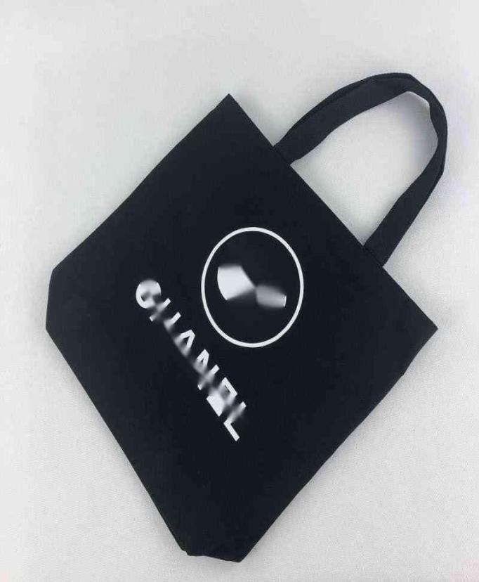 Brand design Letter Quilted shoulder Chain CC bag lambskin woman039s Jumbo Maxi GST shopping Bags caviar Leather vintage handba5419326, Sky blue
Brand design Letter Quilted shoulder Chain CC bag lambskin woman039s Jumbo Maxi GST shopping Bags caviar Leather vintage handba5419326, Sky blue