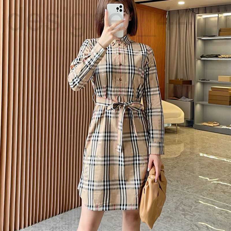 Women's Trench Coats designer womens windbreaker pointed retro grid stretcotton waist shirt dress ins ladies mid-length quality PG5V, Khaki
Women's Trench Coats designer womens windbreaker pointed retro grid stretcotton waist shirt dress ins ladies mid-length quality PG5V, Khaki
