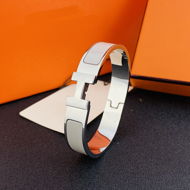 Mens bracelet Luxury bracelets gold bracelet designer bracelet brand enamel bracelet wide version 12mm titanium steel bracelets a variety of styles men's and women's
Mens bracelet Luxury bracelets gold bracelet designer bracelet brand enamel bracelet wide version 12mm titanium steel bracelets a variety of styles men's and women's