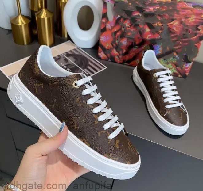 Casual shoes women Travel lace-up sneaker Denim material Genuine Leather cowhide fashion lady Flat designer Running Trainers woman platform men sneakers size 35-42, Red
Casual shoes women Travel lace-up sneaker Denim material Genuine Leather cowhide fashion lady Flat designer Running Trainers woman platform men sneakers size 35-42, Red