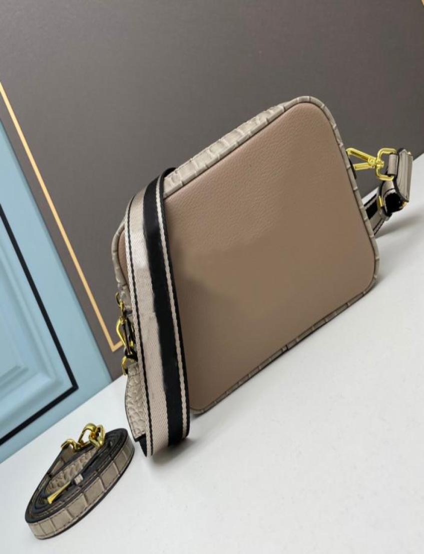 Women Evening Bags Handbag Deerskin cowhide with crocodile pattern Date code Purse clutch shoulder messenger cross body serial num8733206, Dark grey
Women Evening Bags Handbag Deerskin cowhide with crocodile pattern Date code Purse clutch shoulder messenger cross body serial num8733206, Dark grey