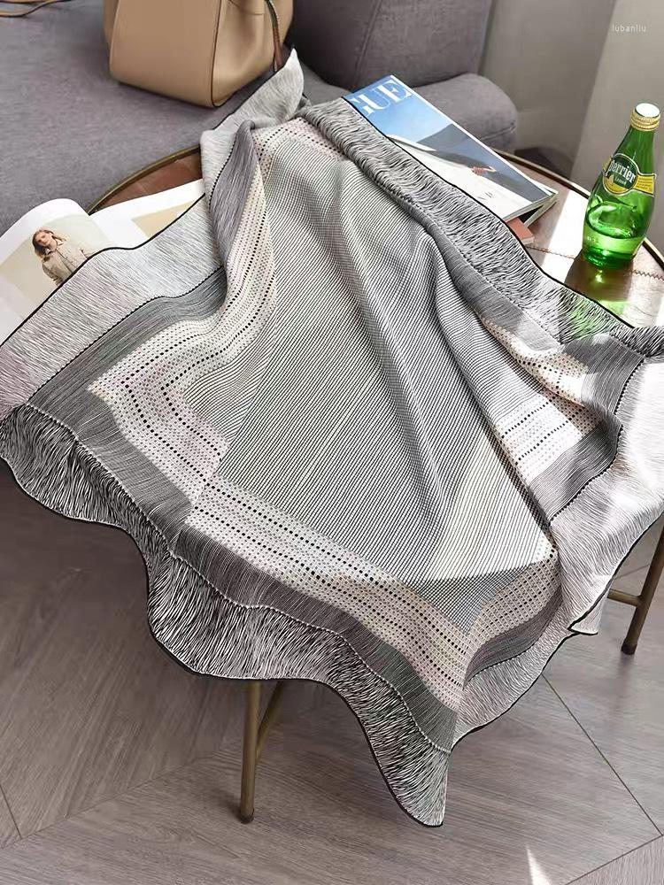 Scarves France Hem Rolled Bandannas Twill Scarfs 90 90cm Women Spring Summer For Hair Neck Shawls Handkerchief
Scarves France Hem Rolled Bandannas Twill Scarfs 90 90cm Women Spring Summer For Hair Neck Shawls Handkerchief