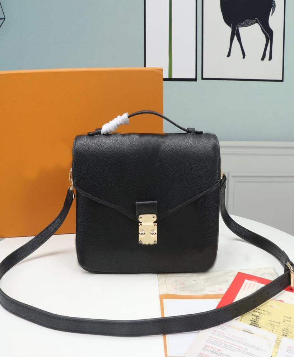 High Quality Fashion Luxurys Shoulder Bag Onthego Medium Tote Women Designers Handbags By The Pool Monograms embossing Messenger b5544901, Black
High Quality Fashion Luxurys Shoulder Bag Onthego Medium Tote Women Designers Handbags By The Pool Monograms embossing Messenger b5544901, Black