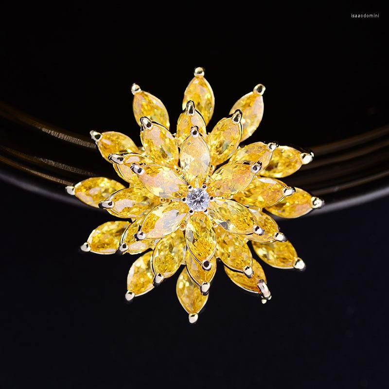 Brooches Korean Fashion Snowflake Pins For Women Designer Rotating Flower Corsage Female Luxury Wedding Party Jewelry
Brooches Korean Fashion Snowflake Pins For Women Designer Rotating Flower Corsage Female Luxury Wedding Party Jewelry