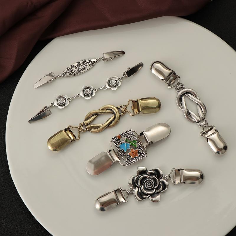 Brooches Pins Retro Women Cardigan Sweater Blouse Shawl Clips Shirt Collar Flower Pattern Duck Clip Clasps Fashion Clothing AccessoriesPins
Brooches Pins Retro Women Cardigan Sweater Blouse Shawl Clips Shirt Collar Flower Pattern Duck Clip Clasps Fashion Clothing AccessoriesPins