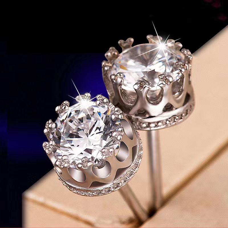 Fashionable Women's 925 Sterling Silver Diamond Crown Stud Earrings Featuring a 1-Carat Crystal Design
