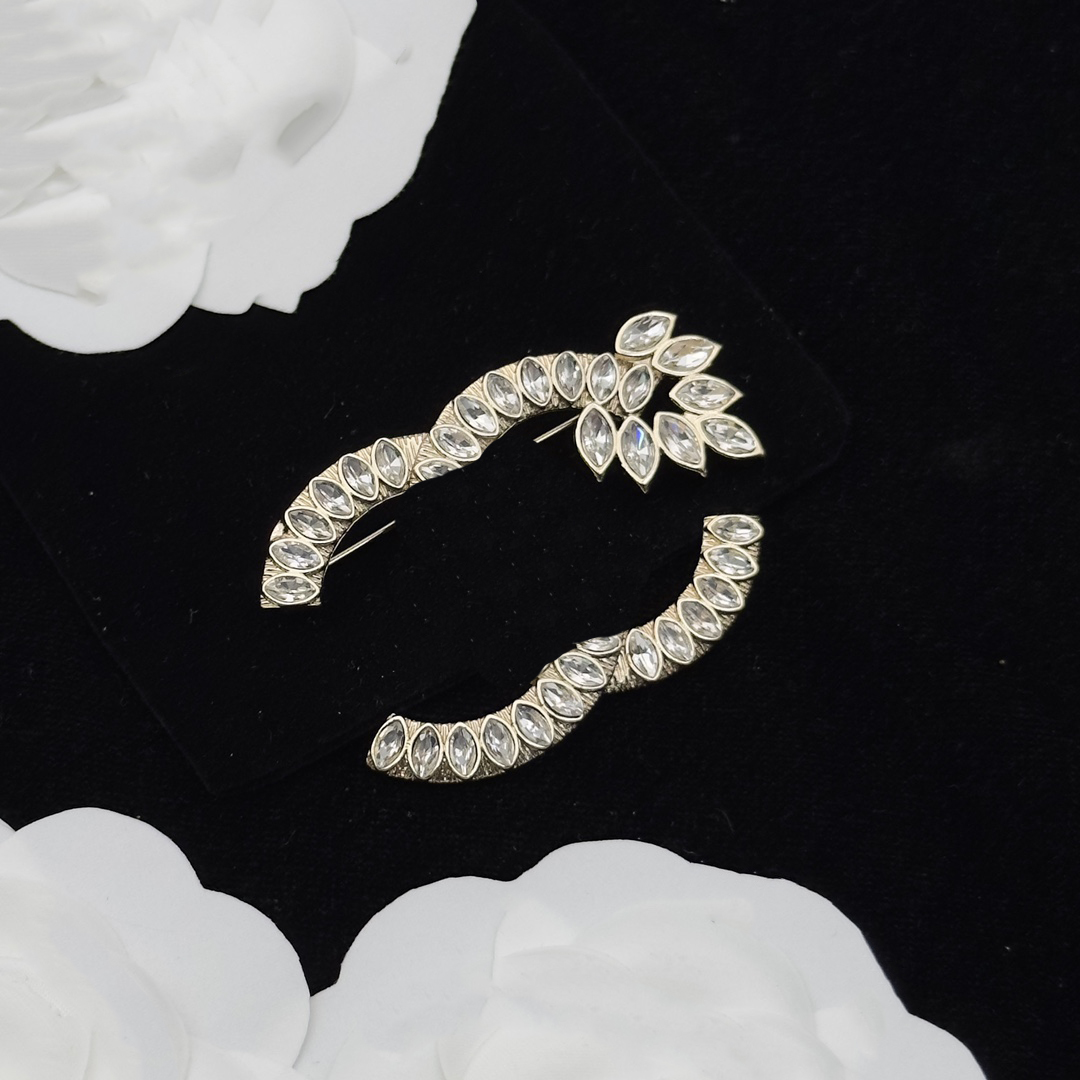 Luxury Letters CCity Brooche pin Designer channel Pins For Lady Women party evening dress suit Boutique accessories Brooches Jewelry Woman men 88
Luxury Letters CCity Brooche pin Designer channel Pins For Lady Women party evening dress suit Boutique accessories Brooches Jewelry Woman men 88