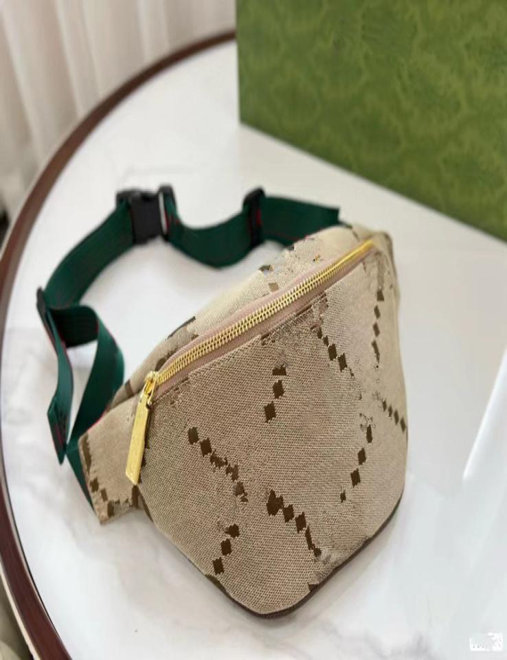 Designer Waist Bag Men and Women Shoulder Handbags High quality Designers Crossbody Chest bags FashionCross Body Purse Gletter Pri4906522, Sky blue
Designer Waist Bag Men and Women Shoulder Handbags High quality Designers Crossbody Chest bags FashionCross Body Purse Gletter Pri4906522, Sky blue