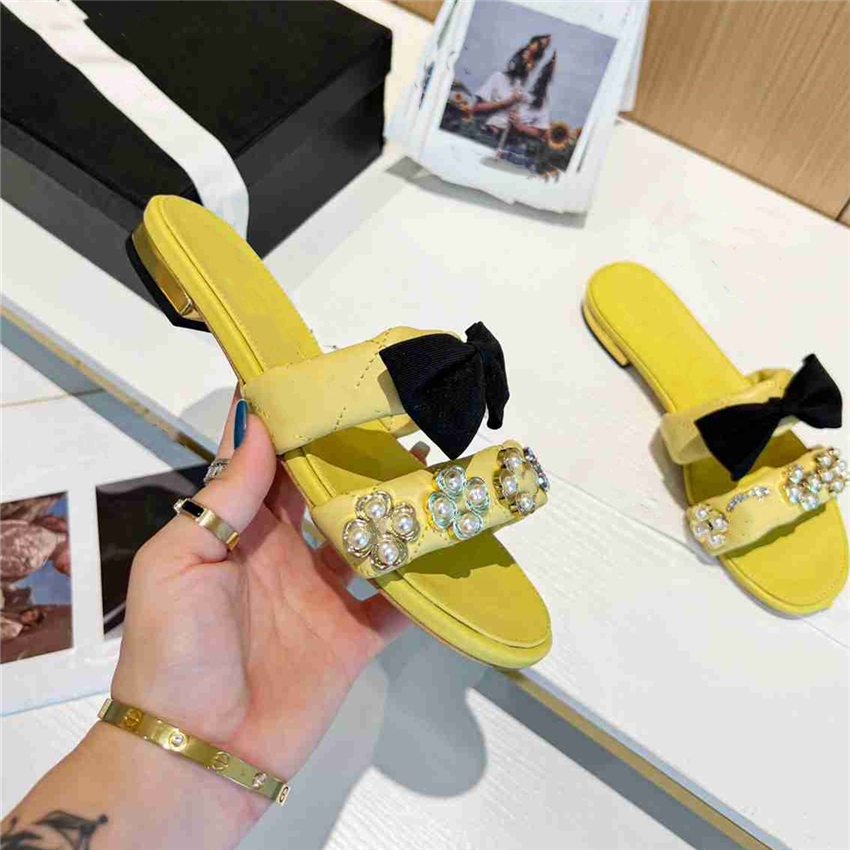 Fashion Slippers 2023 Channel Luxury design Summer Men flat Women Slope Heel Leather Rubber Letter Logo Casual Sandals 08-08
Fashion Slippers 2023 Channel Luxury design Summer Men flat Women Slope Heel Leather Rubber Letter Logo Casual Sandals 08-08