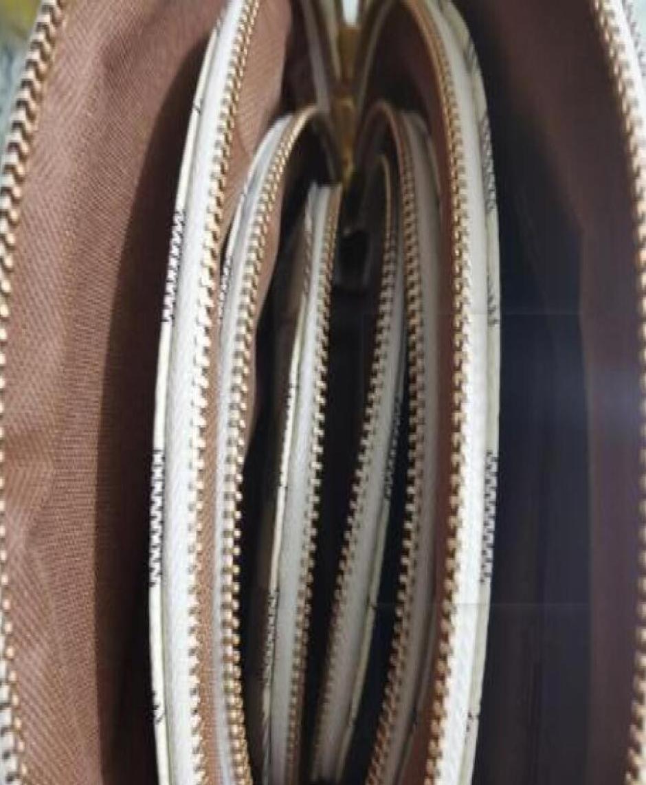 2022 top Women cosmetic bags organizer famous makeup bag travel pouch make up bag ladies cluch purses organizador toiletry bag 4pc9403864, Black
2022 top Women cosmetic bags organizer famous makeup bag travel pouch make up bag ladies cluch purses organizador toiletry bag 4pc9403864, Black