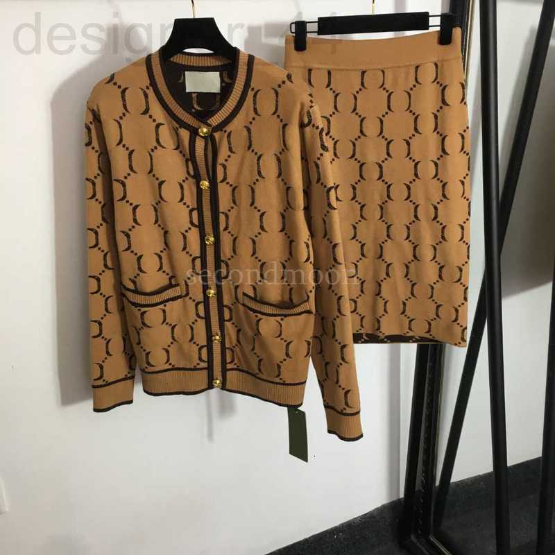 Two Piece Dress designer Women Knit Single Breasted Cardigan Waisted Sexy Skirt Jacquard Outfit Woman Party Clothing 167B, Khaki
Two Piece Dress designer Women Knit Single Breasted Cardigan Waisted Sexy Skirt Jacquard Outfit Woman Party Clothing 167B, Khaki