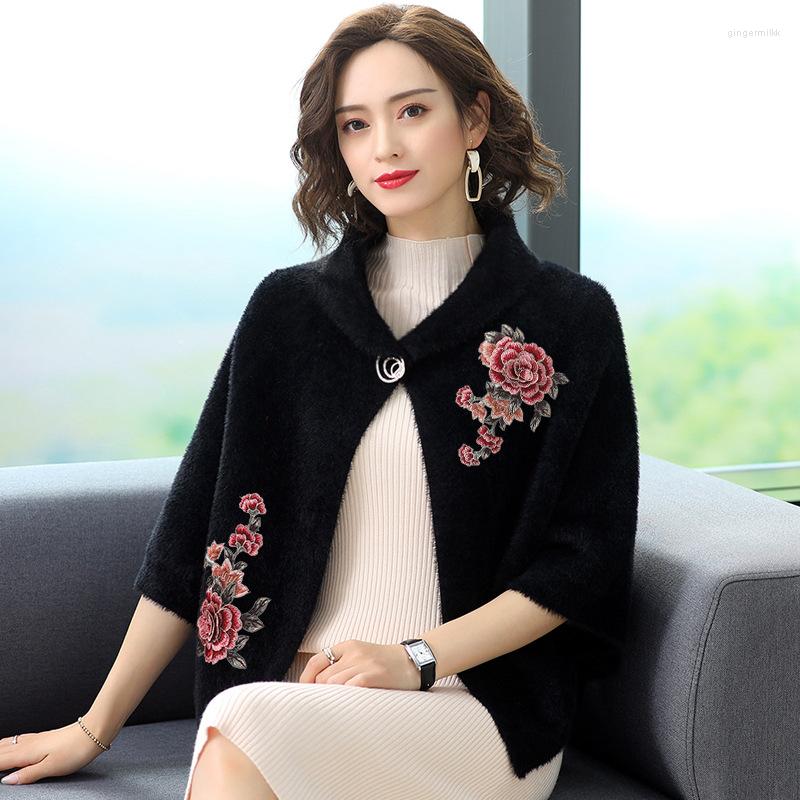 Scarves Winter Embroidered Knit White Poncho For Wedding Munti Functional Shawls Wool Feeling Floral Design Women's Cape Wraps Blanket
Scarves Winter Embroidered Knit White Poncho For Wedding Munti Functional Shawls Wool Feeling Floral Design Women's Cape Wraps Blanket