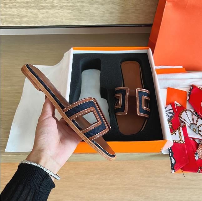 Best 526 Quality Genuine Designer H Slippers Leather Same Style for Women's Summer Outwear Leisure Vacation Beach Slippers Spring Flat Shoes Size34-42 ssgest, A+
Best 526 Quality Genuine Designer H Slippers Leather Same Style for Women's Summer Outwear Leisure Vacation Beach Slippers Spring Flat Shoes Size34-42 ssgest, A+