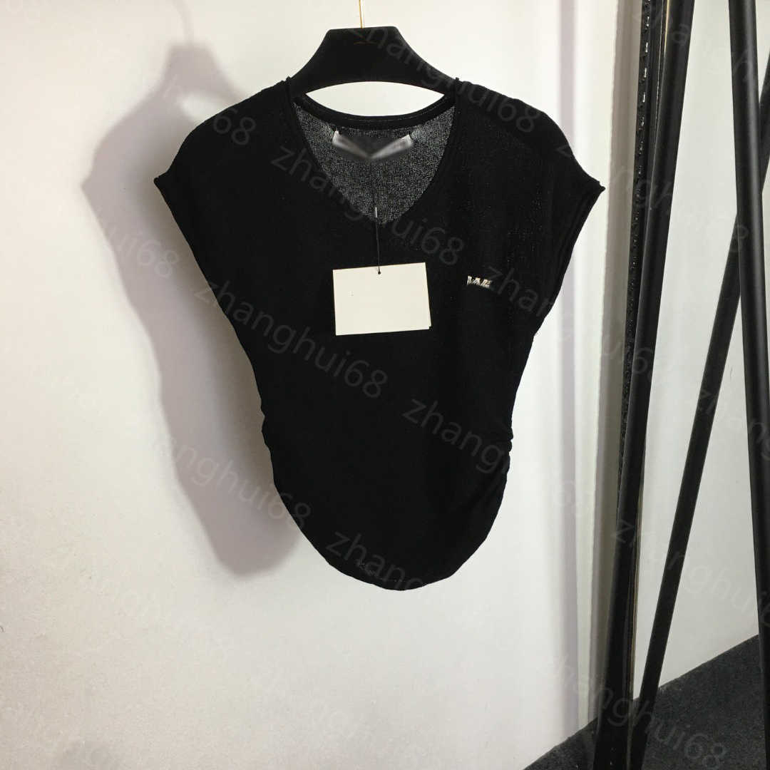23ss Womens Knits womens designer clothing Nail drill monogram brooch decorative arc hem waist Revealing figure sweater top High quality womens clothes, 23
23ss Womens Knits womens designer clothing Nail drill monogram brooch decorative arc hem waist Revealing figure sweater top High quality womens clothes, 23