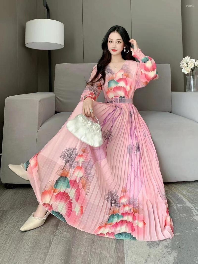 Casual Dresses 2023 Spring Autumn Women V-Neck Long Sleeve Belt Slim Maxi Dress High Quality Fashion Print Pleated Big Hem Runway, Black
Casual Dresses 2023 Spring Autumn Women V-Neck Long Sleeve Belt Slim Maxi Dress High Quality Fashion Print Pleated Big Hem Runway, Black
