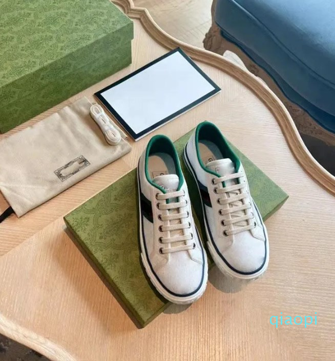 Women Shoes Colorblock Fashion Embroidery Pattern Lace Up Couple Retro Old Flower Casual Sneakers, Blue
Women Shoes Colorblock Fashion Embroidery Pattern Lace Up Couple Retro Old Flower Casual Sneakers, Blue