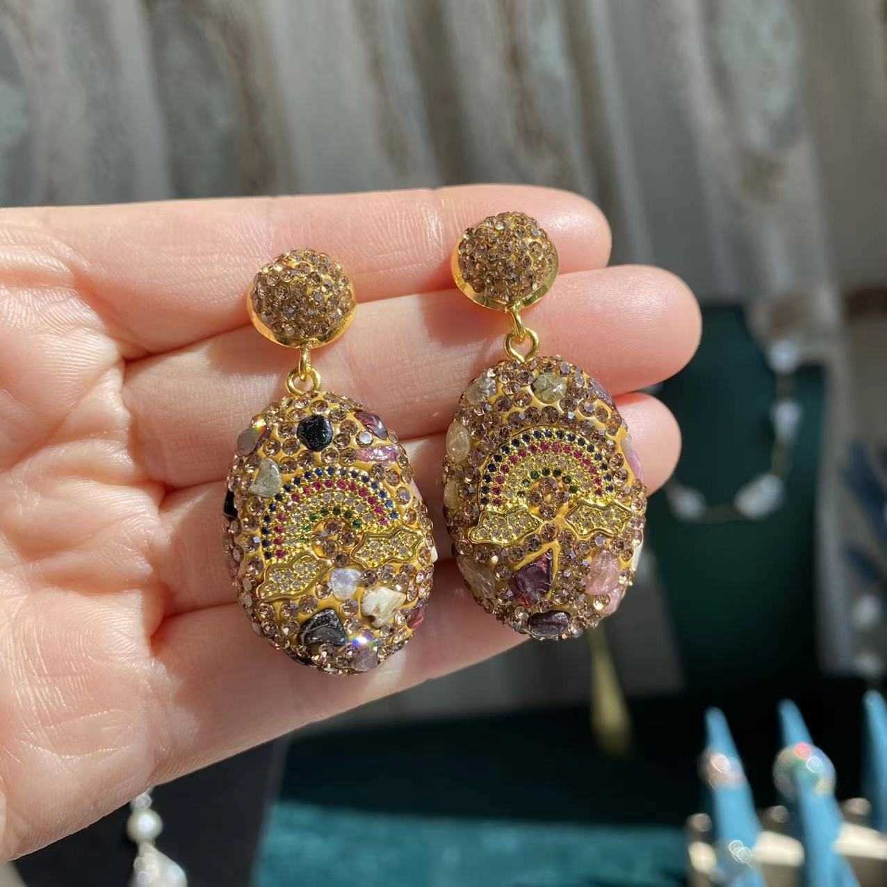 Handmade inlaid Czech diamond Western ethnic minority earrings summer style silver needle
Handmade inlaid Czech diamond Western ethnic minority earrings summer style silver needle