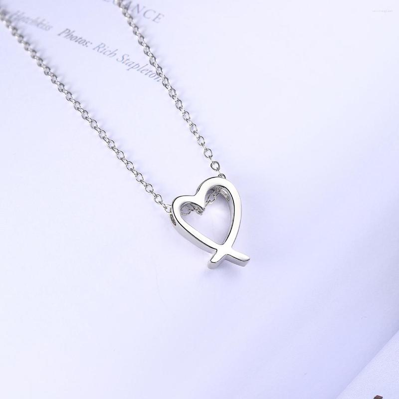 Pendant Necklaces Simple Heart Necklace For OL Women White Gold Color Choker Neck Chain Jewelry Wedding Party Top Quality N405
Pendant Necklaces Simple Heart Necklace For OL Women White Gold Color Choker Neck Chain Jewelry Wedding Party Top Quality N405