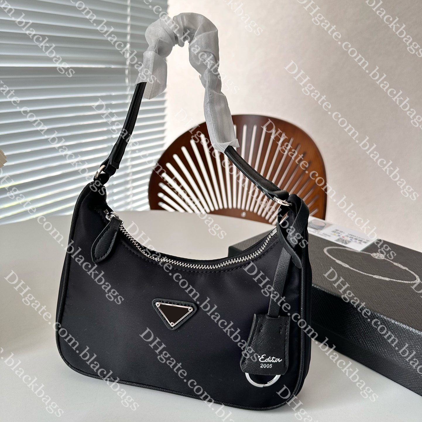 Classic Underarm Bag Women Designer Bag Nylon Handbag Fashion Letter Shoulder Bags Leisure Lady Wallet Versatile Trend 8 Colors With Box, White
Classic Underarm Bag Women Designer Bag Nylon Handbag Fashion Letter Shoulder Bags Leisure Lady Wallet Versatile Trend 8 Colors With Box, White