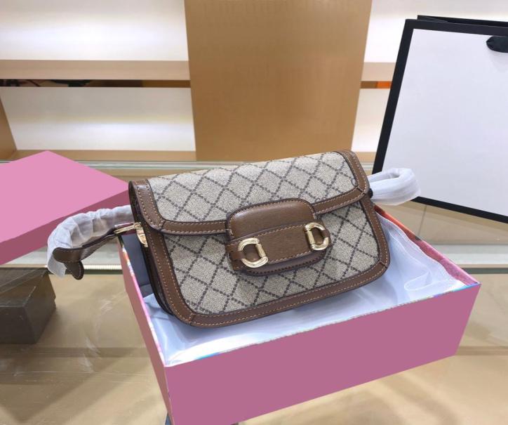 Women SS Luxurys Designers Messenger wallet leather hasp Handbags Shoulder Satchel Crossbody 2021 Envelope clutch Bags Lady Plain 5767230, Khaki
Women SS Luxurys Designers Messenger wallet leather hasp Handbags Shoulder Satchel Crossbody 2021 Envelope clutch Bags Lady Plain 5767230, Khaki