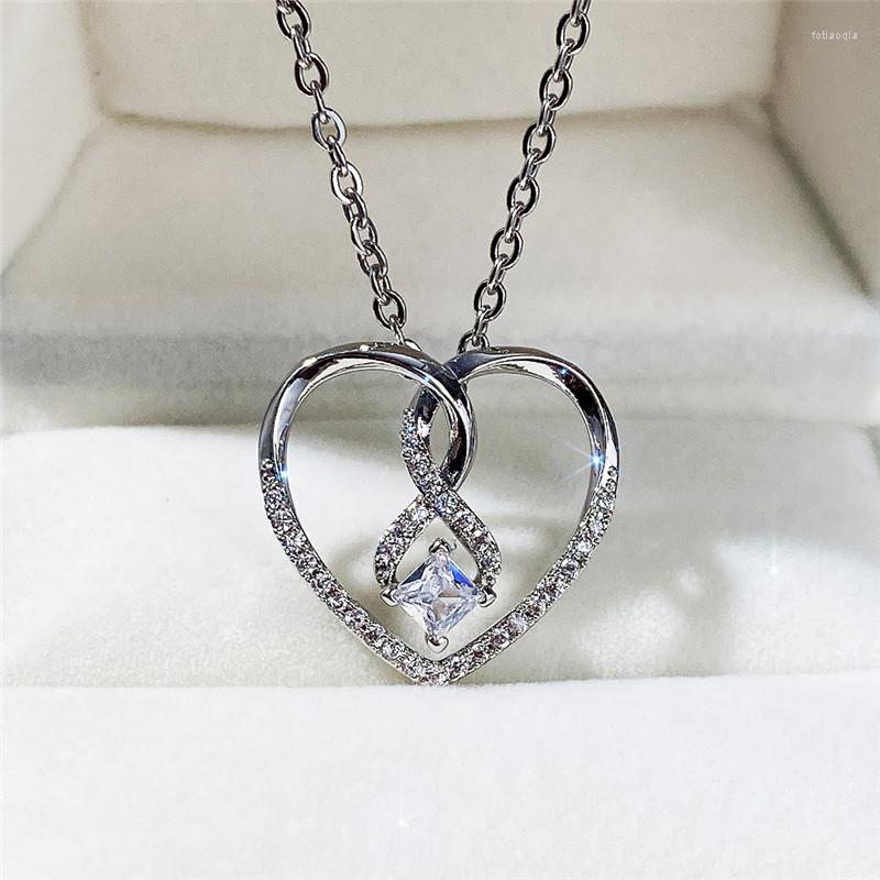 Pendant Necklaces Huitan Silver Color Heart Love Necklace Women Delicate Wedding Engagement Accessories Fashion Party Jewelry Girl Gift
Pendant Necklaces Huitan Silver Color Heart Love Necklace Women Delicate Wedding Engagement Accessories Fashion Party Jewelry Girl Gift