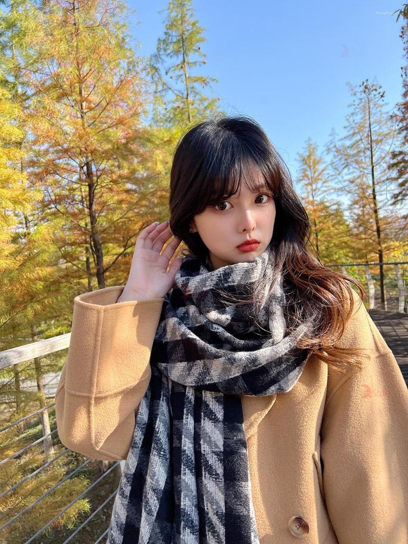 Scarves Europe And The United States Autumn Winter Scarf Female British Shawl Girl Outdoor
Scarves Europe And The United States Autumn Winter Scarf Female British Shawl Girl Outdoor