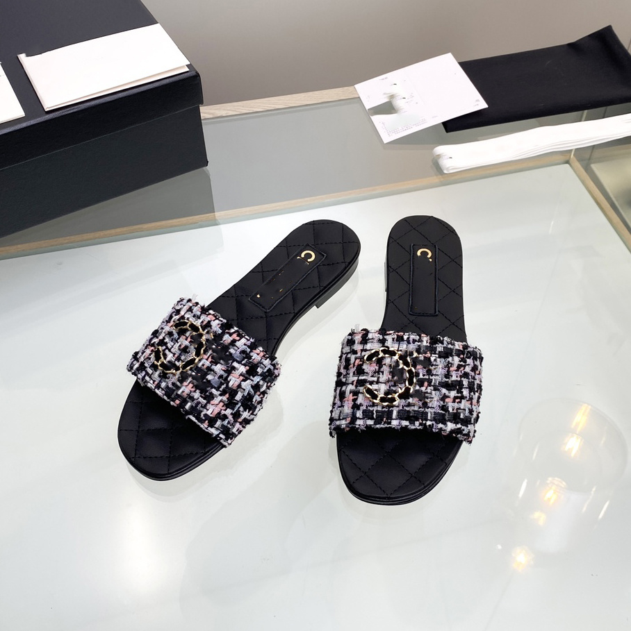 Designer Beach Shoes Luxury CC Slides Women Slippers Fashion Sandals Outdoor Shoe Summer Footwear Xll2
Designer Beach Shoes Luxury CC Slides Women Slippers Fashion Sandals Outdoor Shoe Summer Footwear Xll2