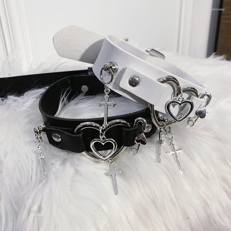 Pendant Necklaces Grunge Accessories Leather Heart Cross Choker Punk Charms Pin Necklace For Women Goth Jewelry Korean Fashion
Pendant Necklaces Grunge Accessories Leather Heart Cross Choker Punk Charms Pin Necklace For Women Goth Jewelry Korean Fashion