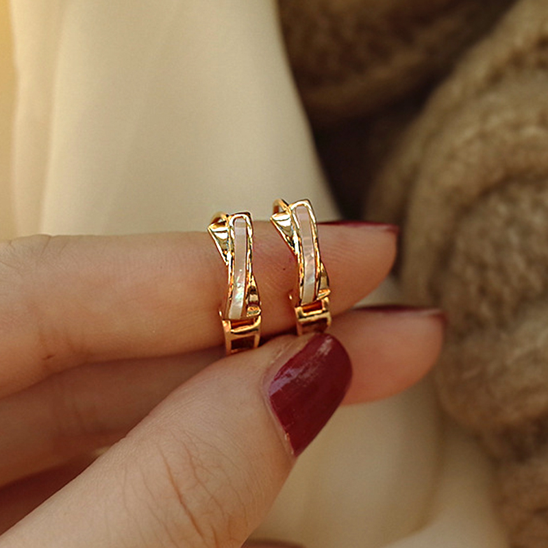Trendy 14K Real Gold Cross Fritillaria Shell Hoop Earrings for Women High Quality Korean Fashion Jewelry S925 Silver Needle Gift
Trendy 14K Real Gold Cross Fritillaria Shell Hoop Earrings for Women High Quality Korean Fashion Jewelry S925 Silver Needle Gift