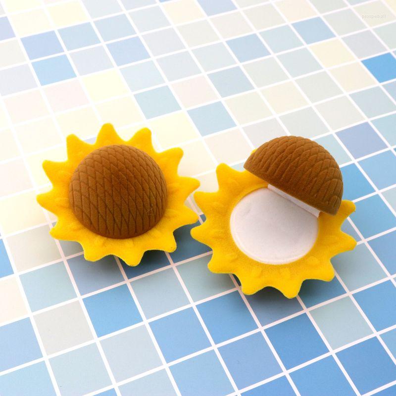 Jewelry Pouches Lovely Yellow Sunflower Packaging Gift Box Trinket Velvet Ring Earring Necklace Wedding Storage Display Holder Wholesale
Jewelry Pouches Lovely Yellow Sunflower Packaging Gift Box Trinket Velvet Ring Earring Necklace Wedding Storage Display Holder Wholesale