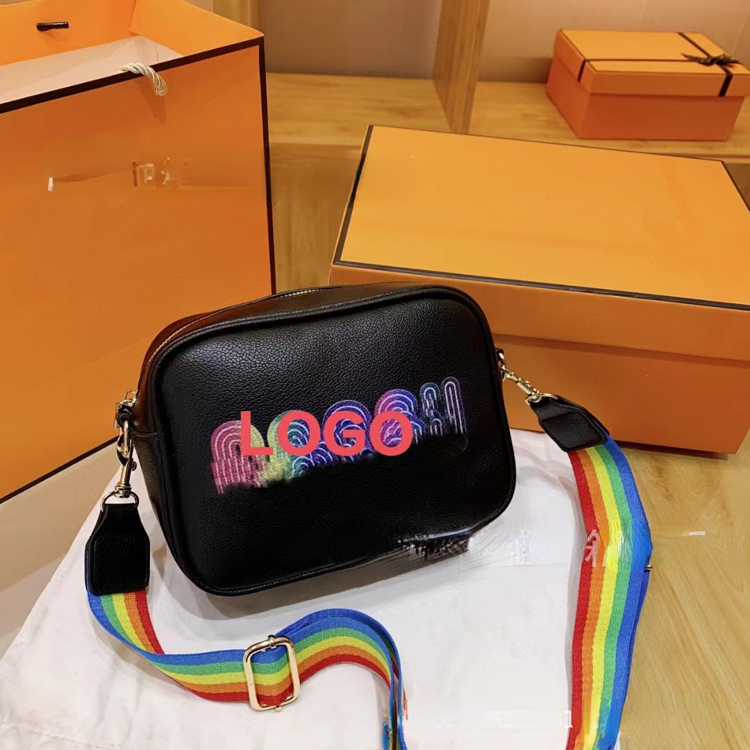 Camera Bag European and American Retro Carriage Printed Shoulder Crossbody Small Square Bag Textured Rainbow Cross-Border Women's Bags, 22*15*8cm
Camera Bag European and American Retro Carriage Printed Shoulder Crossbody Small Square Bag Textured Rainbow Cross-Border Women's Bags, 22*15*8cm