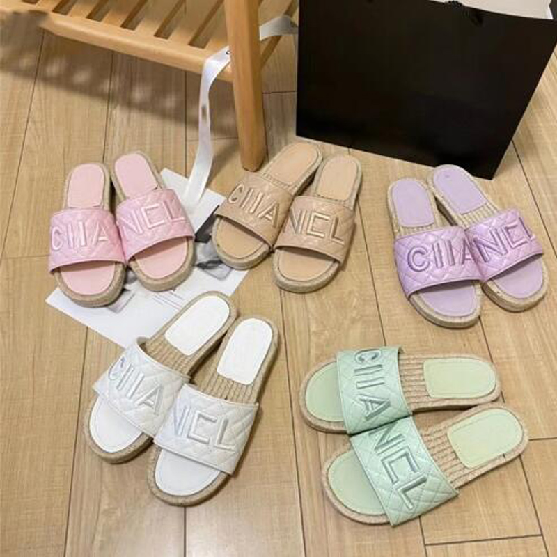 designer sandals Braid Straw Sole Beach slippers Women Classic Flats thick Bottom heel Summer Lazy flip flops quilted leather lady Slides shoes Hotel Bath Sandal
designer sandals Braid Straw Sole Beach slippers Women Classic Flats thick Bottom heel Summer Lazy flip flops quilted leather lady Slides shoes Hotel Bath Sandal