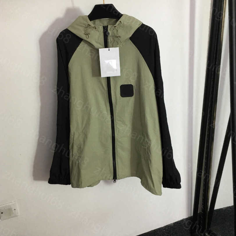 23ss womens designer clothing womens jacket Rubber logo color combination long-sleeved hooded sunscreen windbreaker zipper coat High quality Women Clothes a1, Green
23ss womens designer clothing womens jacket Rubber logo color combination long-sleeved hooded sunscreen windbreaker zipper coat High quality Women Clothes a1, Green