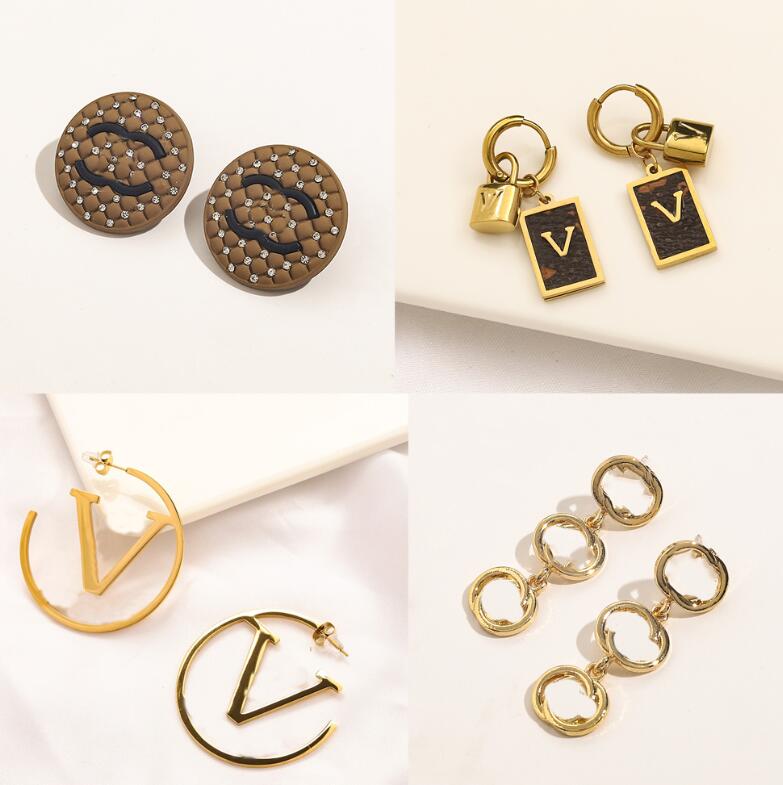 Designer Stainless Steel Charm Earrings Desinger Women 18K Gold Plated Love Vintage Jewelry Design for Women Europe Luxury Wedding Party Couple
Designer Stainless Steel Charm Earrings Desinger Women 18K Gold Plated Love Vintage Jewelry Design for Women Europe Luxury Wedding Party Couple