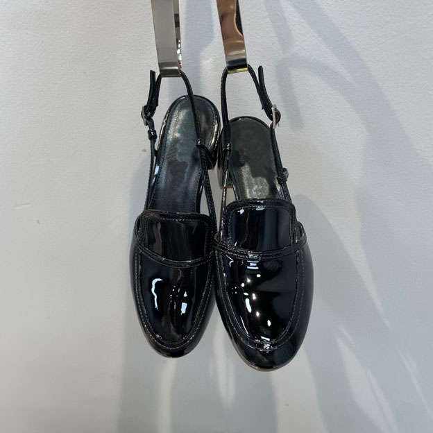 Designer Sling Sandals, Middle Heel Sandals, Slippers, Lacquer Leather Solid Color Flower Shoes, Genuine Leather, Summer Ankle Strap Slippers 35-41, Black
Designer Sling Sandals, Middle Heel Sandals, Slippers, Lacquer Leather Solid Color Flower Shoes, Genuine Leather, Summer Ankle Strap Slippers 35-41, Black