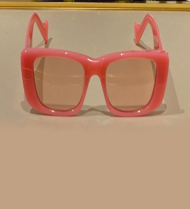 Rectangular Pink Sunglasses 0516 Sunnies Unisex Fashion Sunglasses occhiali da sole firmati Eyewear Accessories UV400 Protection w1039429
Rectangular Pink Sunglasses 0516 Sunnies Unisex Fashion Sunglasses occhiali da sole firmati Eyewear Accessories UV400 Protection w1039429