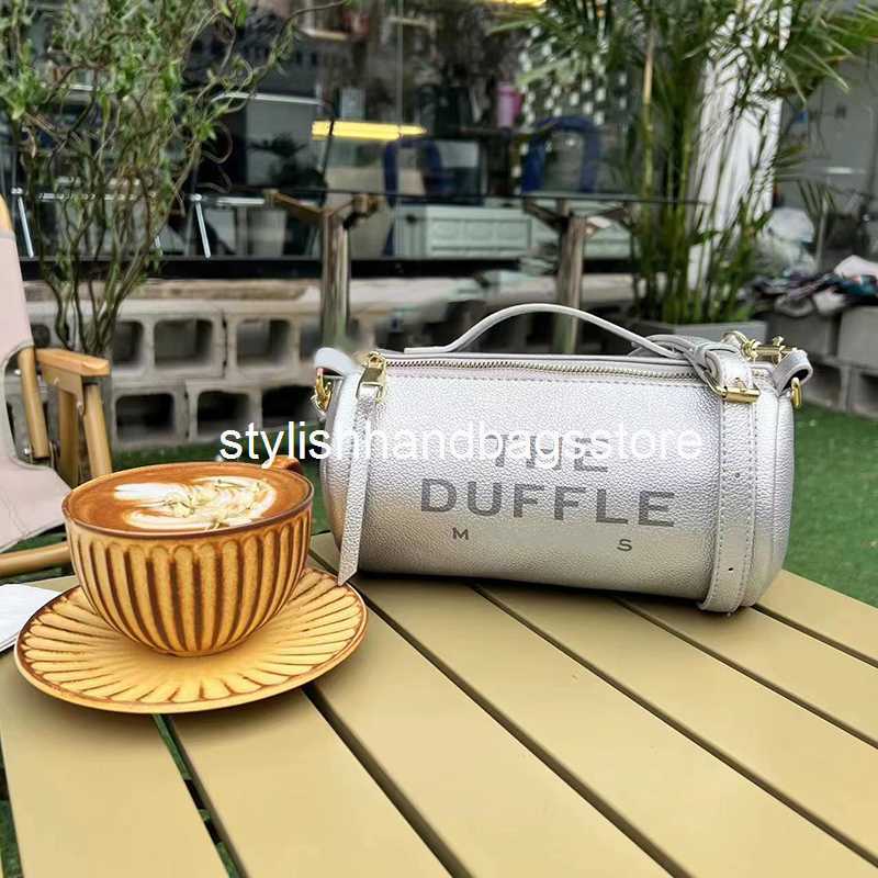 Designer Shoulder Bag fashion women Cross Body bag Wallet Famous handbag Cylindrical womens Handbags bags armpit gift leather high quality, Red
Designer Shoulder Bag fashion women Cross Body bag Wallet Famous handbag Cylindrical womens Handbags bags armpit gift leather high quality, Red
