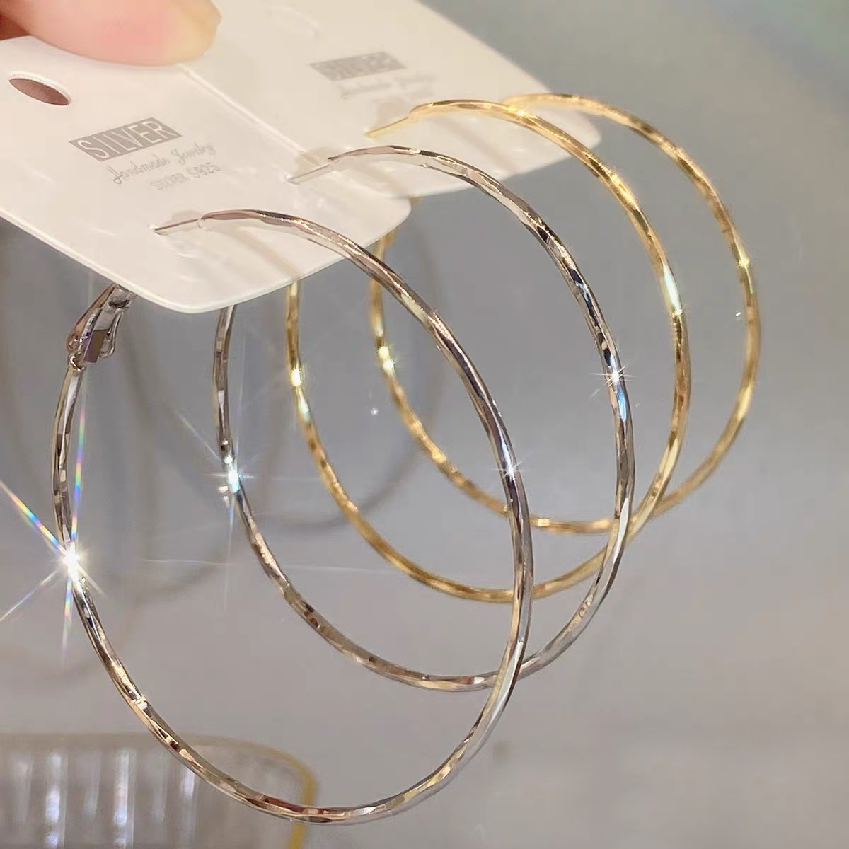 Large Circle Hoop Earring Gold Silver Color for Women Round Earrings Hoops Ear Rings Women Girl Birthday Jewelry Party Club Gift
Large Circle Hoop Earring Gold Silver Color for Women Round Earrings Hoops Ear Rings Women Girl Birthday Jewelry Party Club Gift