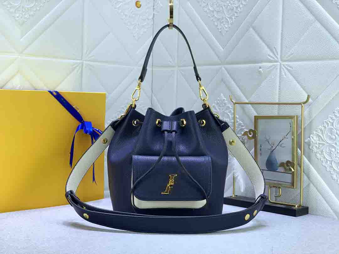 WZ New Women shoulder Bags Designers Genuine leather crossbody clutch Luxury Designer Handbags
WZ New Women shoulder Bags Designers Genuine leather crossbody clutch Luxury Designer Handbags